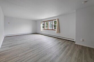 180 W 22nd St in Bayonne, NJ - Building Photo - Building Photo