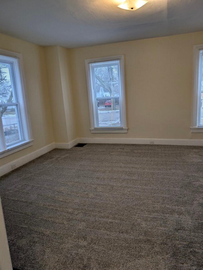 110 N Albee St in Grand Haven, MI - Foto de edificio - Building Photo