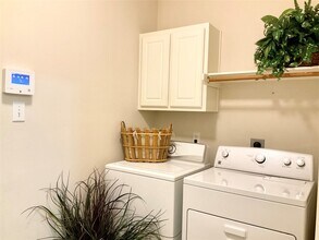 186 N Valley Oaks Cir in Spring, TX - Foto de edificio - Building Photo