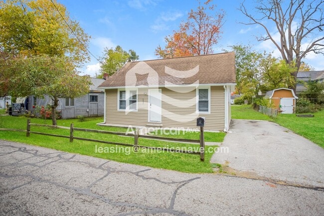 1732 Sylvan Glen in Keego Harbor, MI - Building Photo - Building Photo