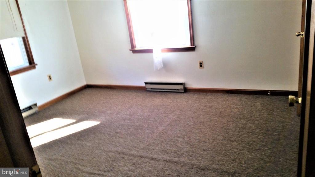 1154 Steamboat Rd in Shady Side, MD - Building Photo