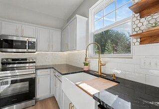 6 Hillrise Ct in Greensboro, NC - Building Photo - Building Photo