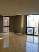 70 W Huron St, Unit 709 in Chicago, IL - Building Photo - Building Photo