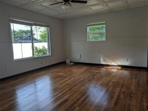 6915 Providence Ave in Austin, TX - Building Photo - Building Photo