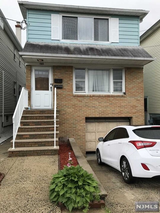 743 Cleveland Ave-Unit -1 in Harrison, NJ - Building Photo