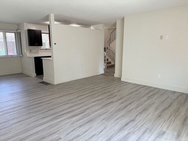 115 Montoya Dr in Branford, CT - Building Photo - Building Photo