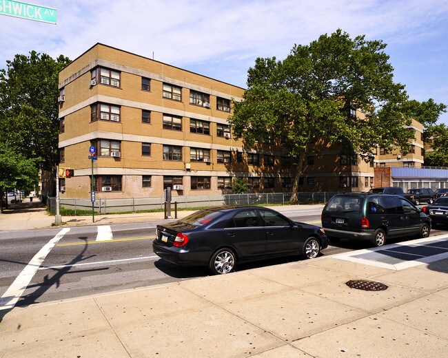 226 Humboldt St in Brooklyn, NY - Building Photo - Building Photo