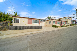 401-411 E Franklin Ave in El Segundo, CA - Building Photo - Building Photo