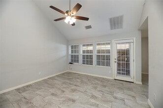 831 Summercreek Dr in Lewisville, TX - Building Photo - Building Photo