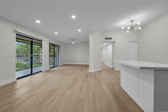 10959 W Clairmont Cir in Tamarac, FL - Building Photo - Building Photo