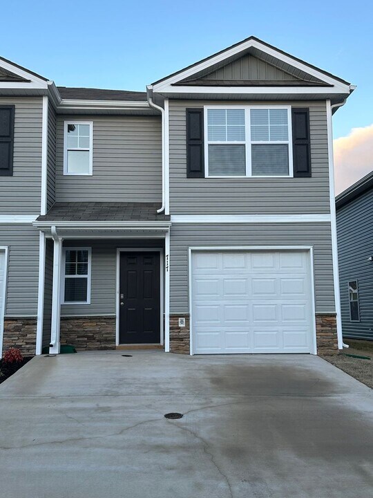717 Theobald Wy in Kingsport, TN - Building Photo