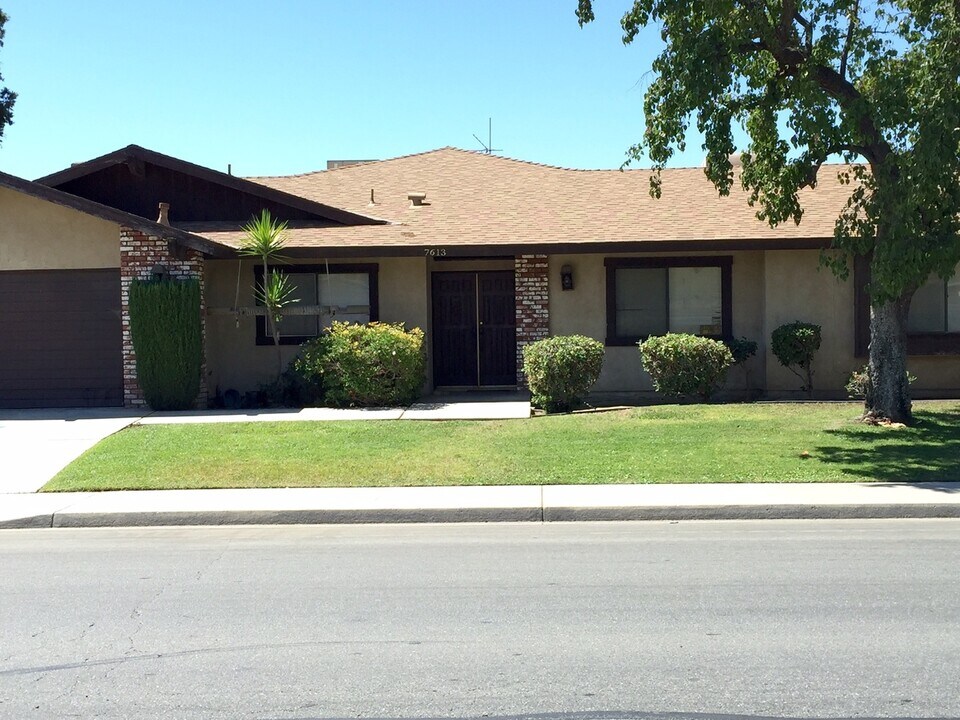 7613 Quailwood Dr in Bakersfield, CA - Building Photo