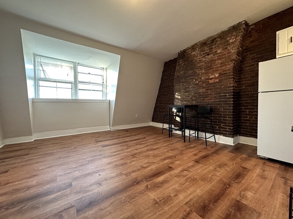 658 Tremont St, Unit 9 in Boston, MA - Building Photo