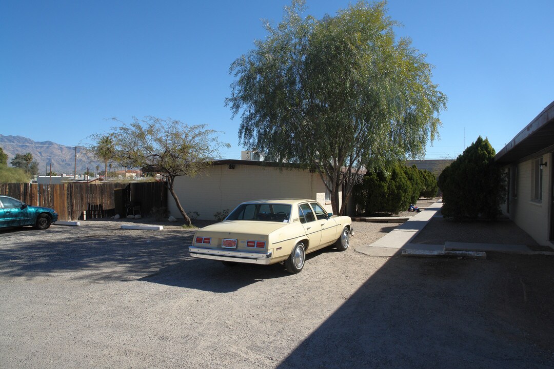 2218 N Margaret Ave in Tucson, AZ - Foto de edificio