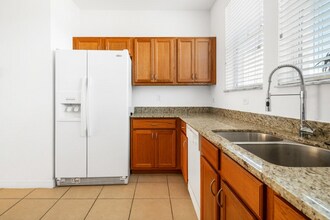 500 Pacific Grove Dr in West Palm Beach, FL - Foto de edificio - Building Photo