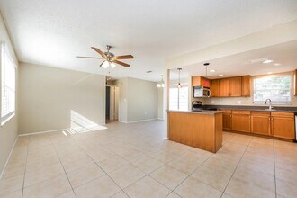 11446 Walsingham Rd in Largo, FL - Building Photo - Building Photo