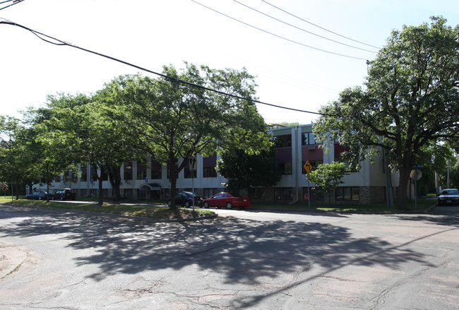 Cedar Beach in Minneapolis, MN - Building Photo - Building Photo