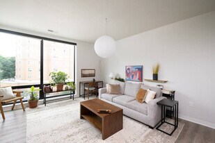 1632 N Franklin Pl, Unit SI ID1379005P in Milwaukee, WI - Building Photo