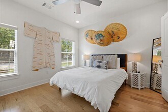 2713 Halcyon Dr in Austin, TX - Building Photo - Building Photo