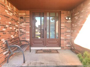 37147 Evergreen Dr in Sterling Heights, MI - Building Photo - Building Photo