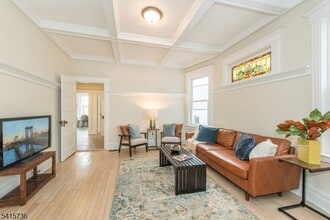 207 Hillside Ave in Glen Ridge, NJ - Building Photo - Building Photo