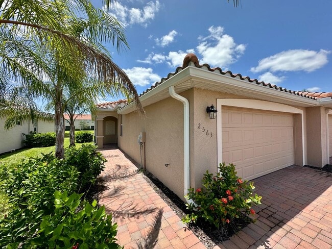 property at 2563 Vine Ave