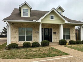 1704 S 18th St in Waco, TX - Building Photo
