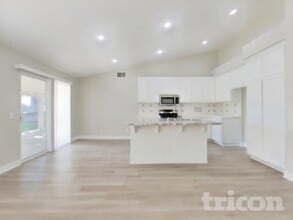 1346 Woodvale Dr in Corona, CA - Building Photo - Building Photo