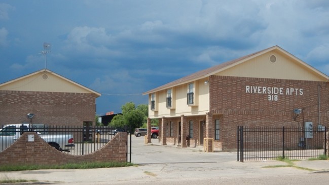 Riverside Apartments in Laredo, TX - Foto de edificio - Building Photo