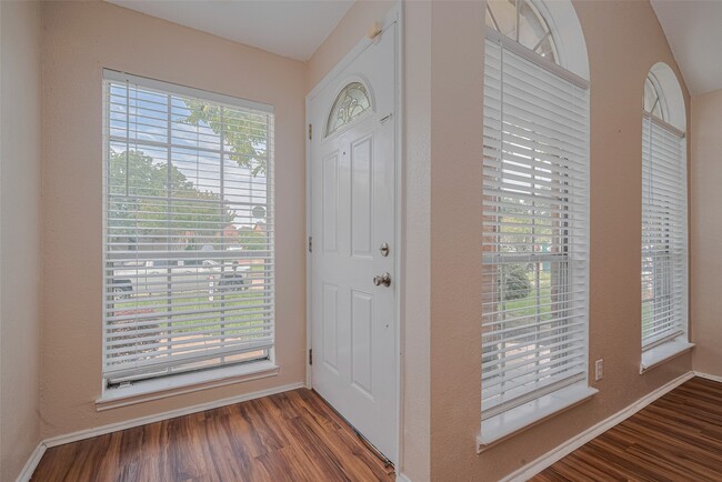 15827 Beechnut St in Houston, TX - Building Photo - Building Photo