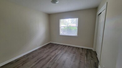 8255 Mathonia Ave in Jacksonville, FL - Building Photo - Building Photo