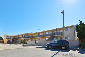 Maple Street Apartments in La Habra, CA - Building Photo - Other