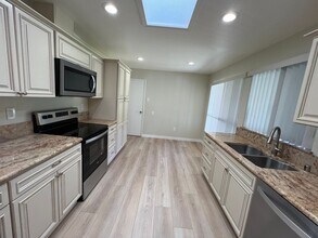 13312 Village 13 in Camarillo, CA - Building Photo - Building Photo