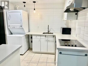 5 King William Crescent in Richmond Hill, ON - Building Photo - Building Photo