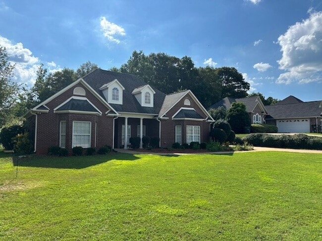 2111 Keystone Dr in Auburn, AL - Building Photo - Building Photo