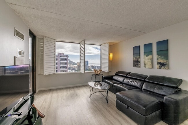 411 Hobron Ln in Honolulu, HI - Foto de edificio - Building Photo