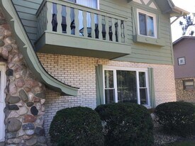 1124 Camellia Dr, Unit 3 in Munster, IN - Building Photo