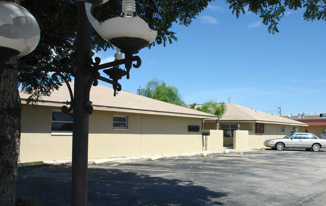 3318 S Del Prado Blvd in Cape Coral, FL - Building Photo