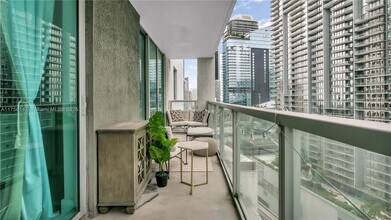 55 SE 6th St, Unit 2500 in Miami, FL - Foto de edificio - Building Photo