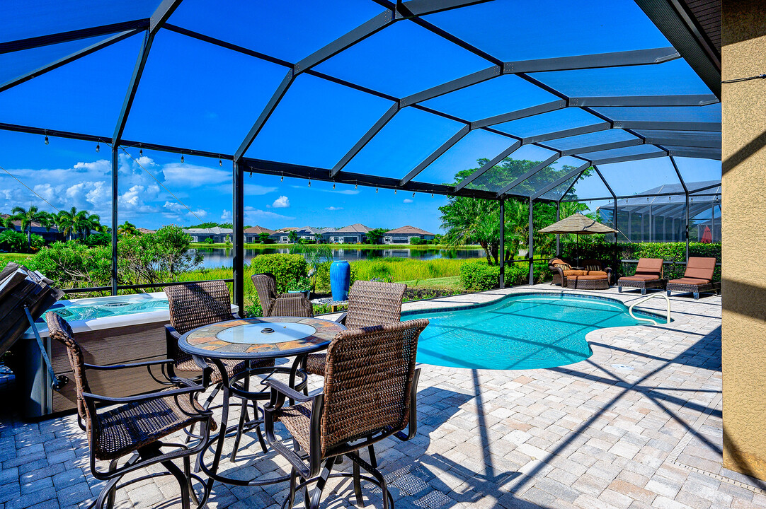 14024 Hawks Eye Ct in Estero, FL - Building Photo