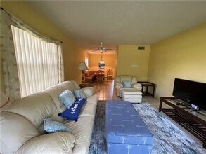 96 Spring Lake Dr, Unit 101 in Vero Beach, FL - Building Photo - Building Photo