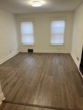 457 S Des Plaines St, Unit Rear in Joliet, IL - Building Photo - Building Photo