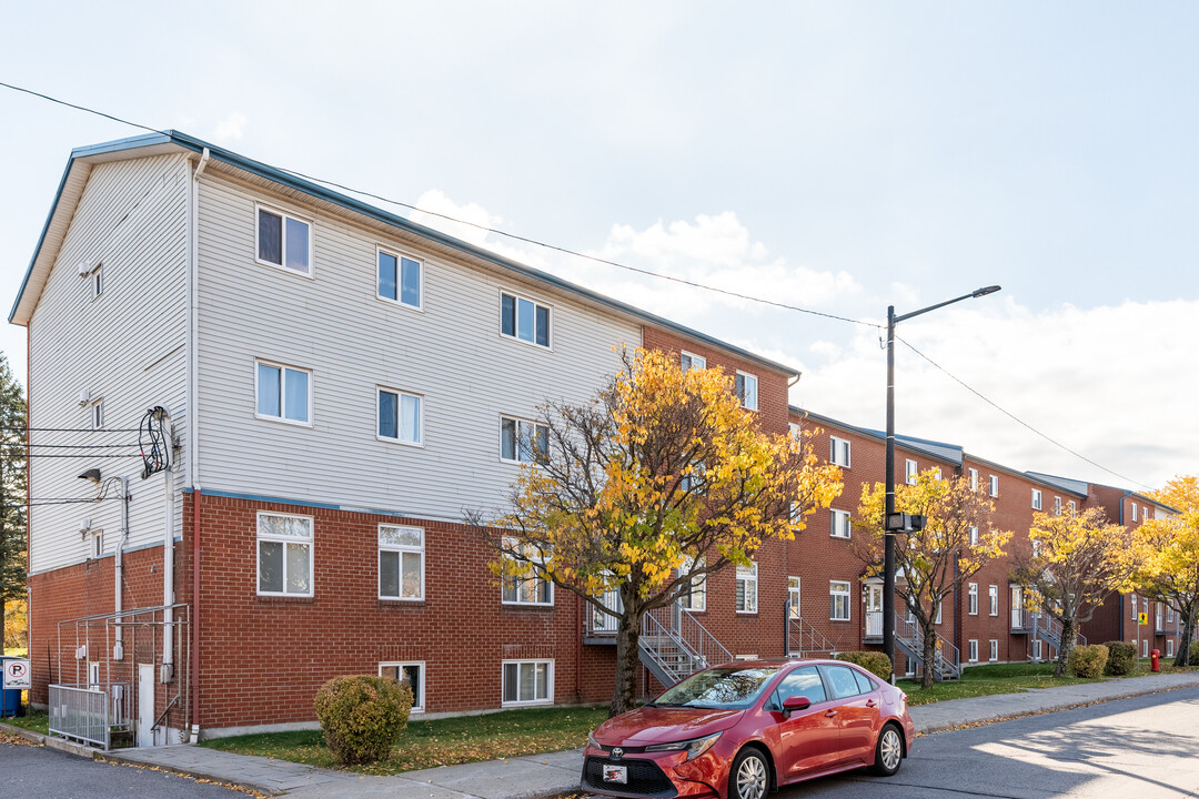 336 Des Sables Rue in Québec, QC - Building Photo