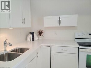 121 Blucher St in Kitchener, ON - Building Photo - Building Photo