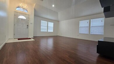 808 Wilmor Ct in Arlington, TX - Building Photo - Building Photo