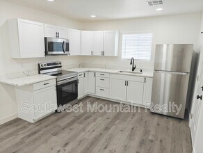 7416 N 62nd Ave in Glendale, AZ - Building Photo - Building Photo