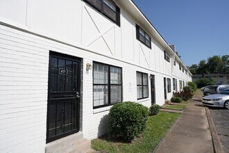 Woodland Station Condos in Memphis, TN - Foto de edificio - Building Photo