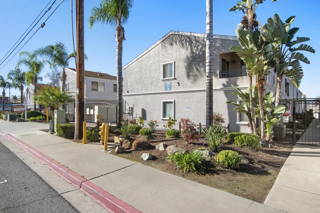 Warren Bostonia Townhomes in El Cajon, CA - Building Photo