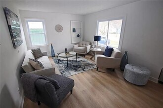 146 Meadowbrook Rd in Rochester, NY - Building Photo - Building Photo
