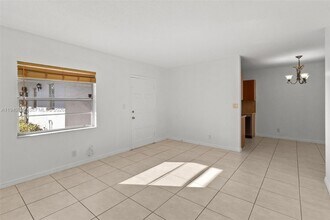 4140 Woodside Dr in Coral Springs, FL - Building Photo - Building Photo